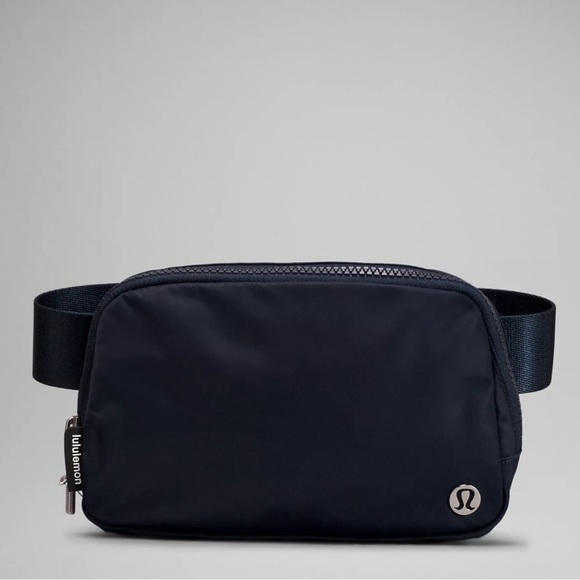 Lululemon Crossbody bag - Picture 1 of 9
